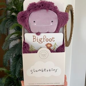BNIB Amethyst Bigfoot Snuggler by Slumberkins
